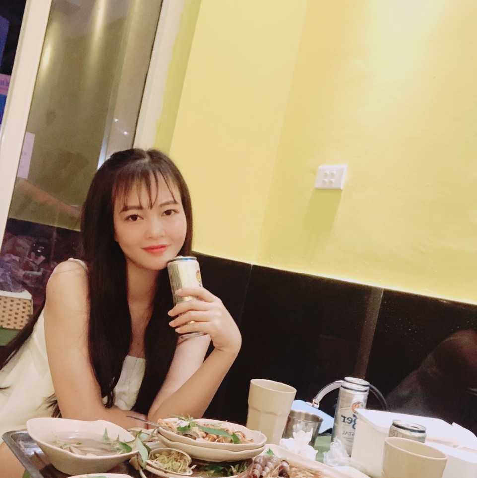 <cite>Ms. Huyền - Chủ shop mỹ phẩm</cite>